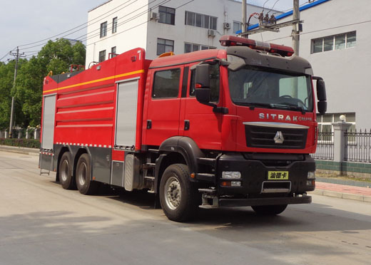重汽汕德卡17噸水罐消防車(chē)